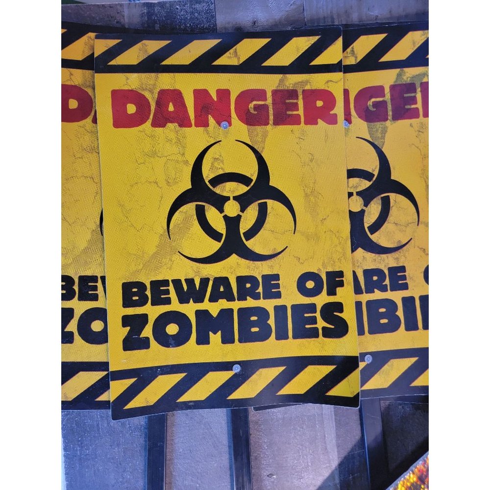 Halloween beware zombie danger Hazard sign lawn Decor scary Yellow set - Picture 2 of 8